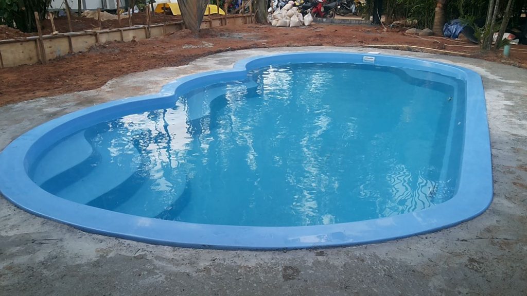 piscina de fibra azul escuro tamanhos