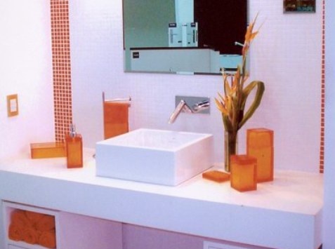 banheiros decorados modernas com pastilhas faixas