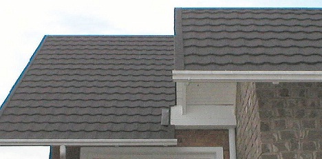 telhado de casas com telhas coloridas